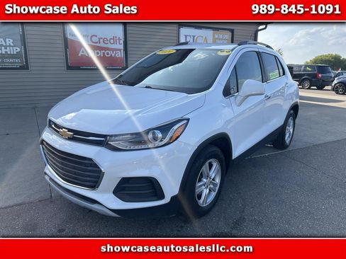 Used 2020 Chevrolet Trax LT w/ LT Convenience Package FWD image 1
