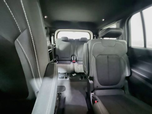 Used 2025 Jeep Grand Cherokee L Laredo RWD image 32
