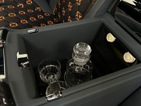 Used 2025 Rolls-Royce Cullinan Black Badge image 27