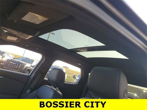 Certified 2022 Chevrolet Blazer RS w/ Driver Confidence II Package image 19