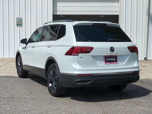 Used 2023 Volkswagen Tiguan SE w/ Panoramic Sunroof Package FWD image 8