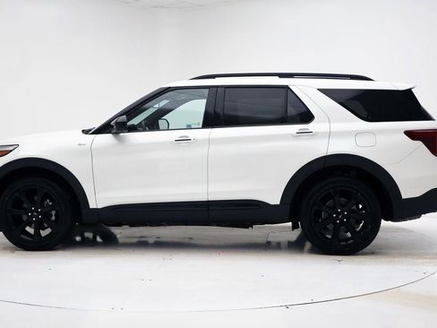 Used 2022 Ford Explorer ST-Line w/ Class IV Trailer Tow Package image 5