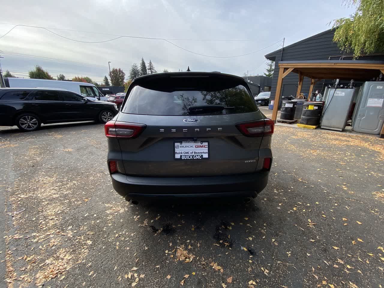Used 2025 Ford Escape ST-Line Select AWD/4WD image 5