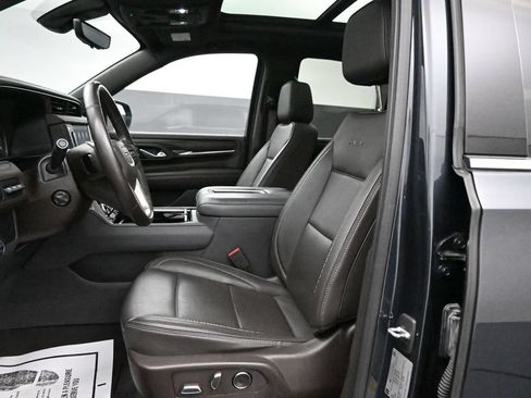 Used 2021 GMC Yukon Denali w/ Denali Premium Package AWD/4WD image 10