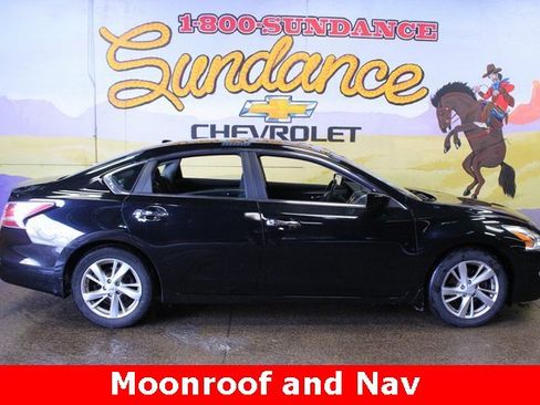 Used 2015 Nissan Altima 2.5 SV image 1
