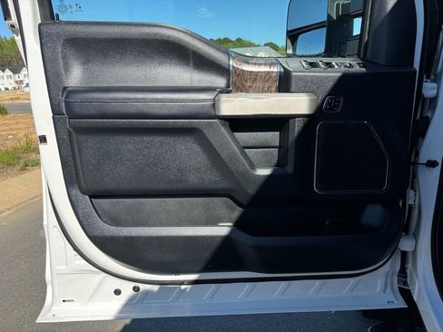 Used 2019 Ford F350 Lariat w/ Lariat Value Package image 16