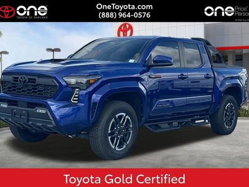 Used 2025 Toyota Tacoma TRD Sport AWD/4WD image 1