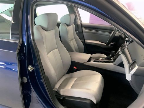 Used 2018 Honda Accord EX image 12