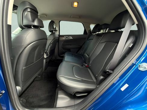Used 2025 Kia Sportage EX FWD image 21