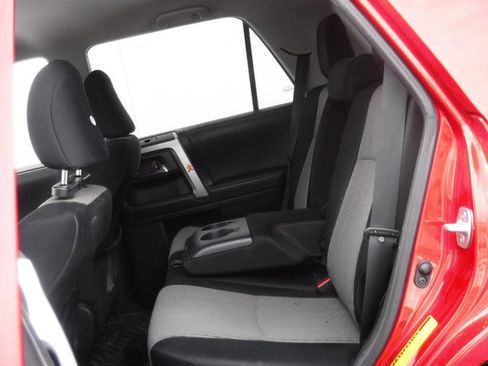 Used 2020 Toyota 4Runner SR5 image 31