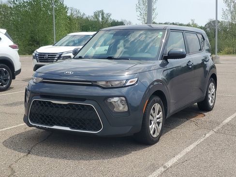 Used 2020 Kia Soul LX FWD image 2