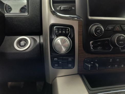 Used 2018 RAM 1500 Laramie w/ Convenience Group AWD/4WD image 14