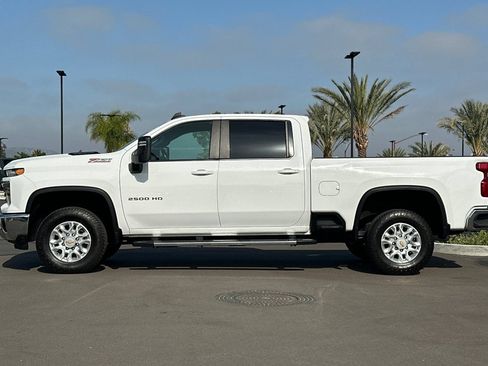 Used 2024 Chevrolet Silverado 2500 LT AWD/4WD image 7