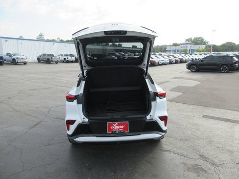 Used 2024 Buick Envista Sport Touring w/ Convenience I Package FWD image 7