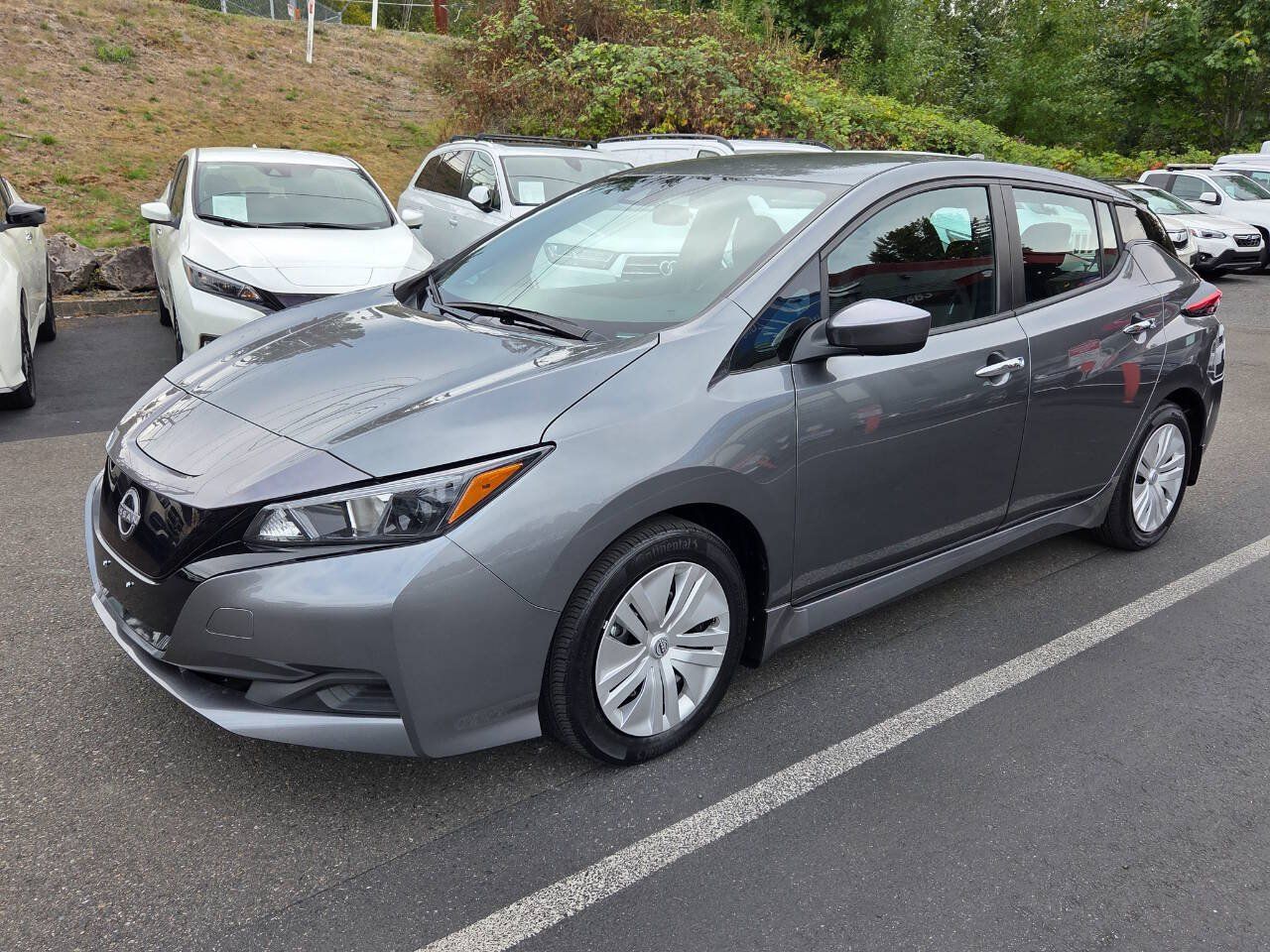 Used 2025 Nissan Leaf S FWD image 3
