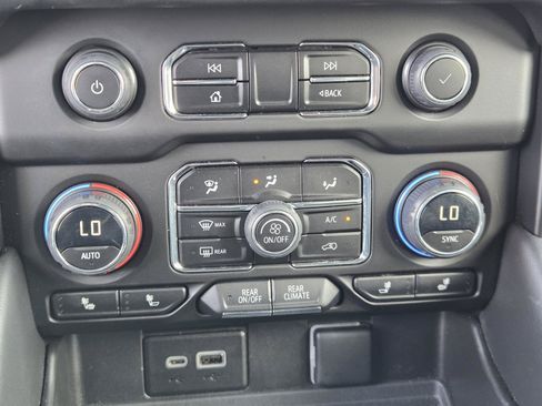 Used 2023 Chevrolet Tahoe LT RWD image 11