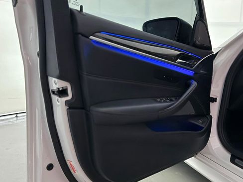 Used 2019 BMW 530i w/ M Sport Package image 17