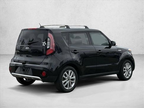 Used 2018 Kia Soul + FWD image 5