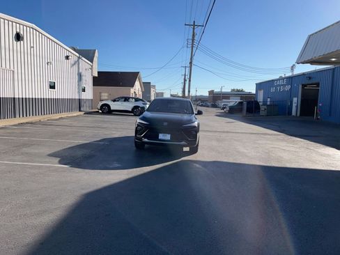 Used 2025 Buick Envista Sport Touring image 16