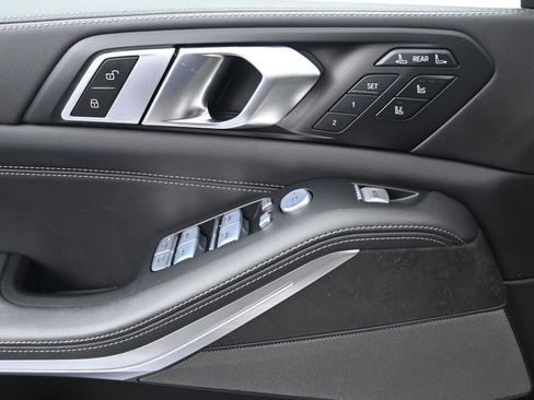 Used 2023 BMW X7 xDrive40i w/ Executive Package image 7