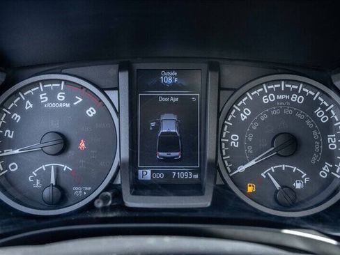 Used 2019 Toyota Tacoma TRD Off-Road AWD/4WD image 13