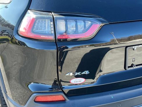 Used 2020 Jeep Cherokee Limited image 11