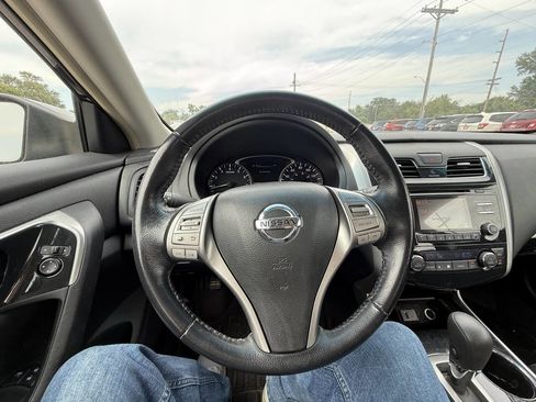 Used 2013 Nissan Altima 2.5 SV FWD image 25