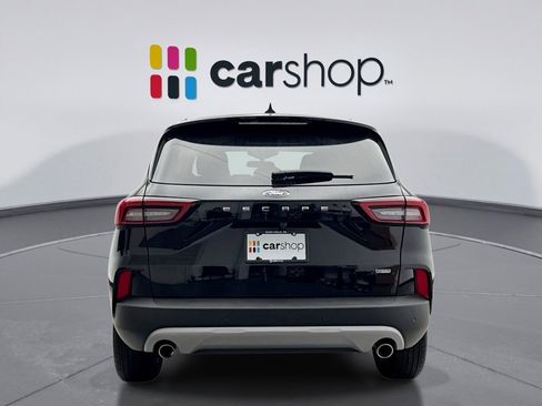 Used 2024 Ford Escape SE image 4