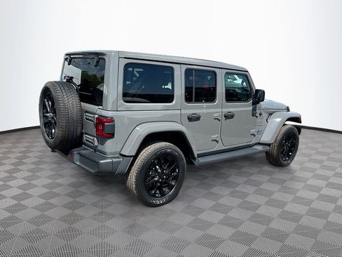 Used 2021 Jeep Wrangler Unlimited Sahara w/ Cold Weather Group AWD/4WD image 6