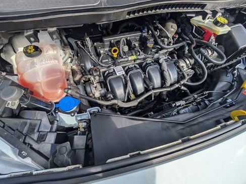 Used 2022 Ford Transit Connect XLT image 17