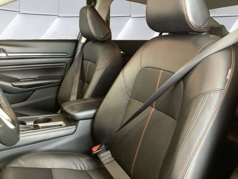 Used 2022 Nissan Altima 2.5 SR image 8