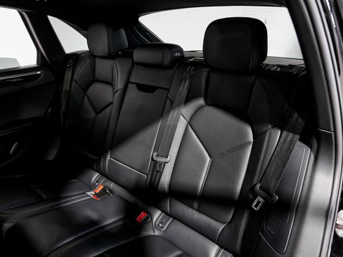 Used 2024 Porsche Macan image 34