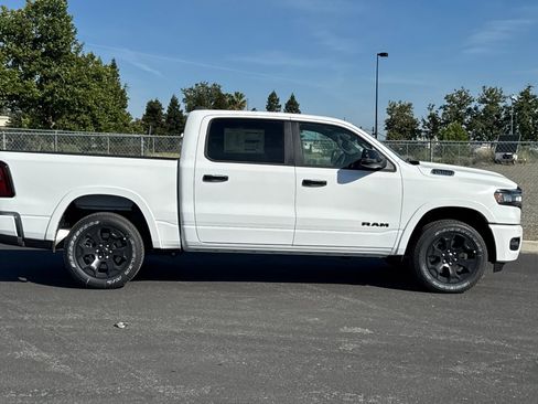 New 2026 RAM 1500 4x4 Crew Cab image 2