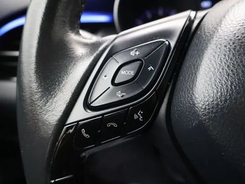Used 2022 Toyota C-HR XLE FWD image 24