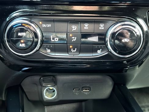 Used 2025 Chevrolet Trax RS w/ Driver Confidence Package FWD image 13