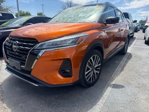 Certified 2023 Nissan Kicks SR w/ SR Premium Package FWD image 3