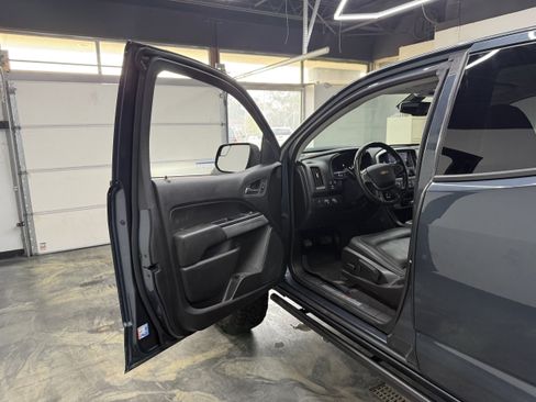 Used 2019 Chevrolet Colorado ZR2 w/ ZR2 Dusk Special Edition AWD/4WD image 9