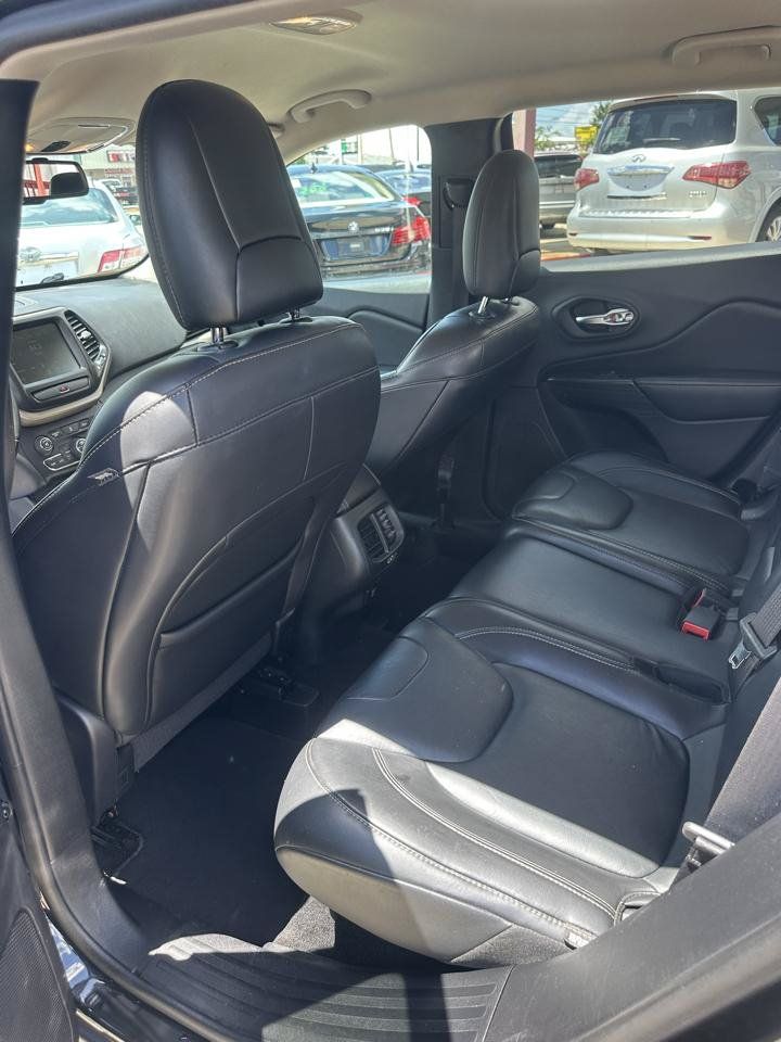 Used 2016 Jeep Cherokee Limited FWD image 8