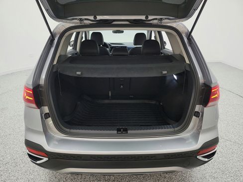 Used 2024 Volkswagen Taos SE image 20