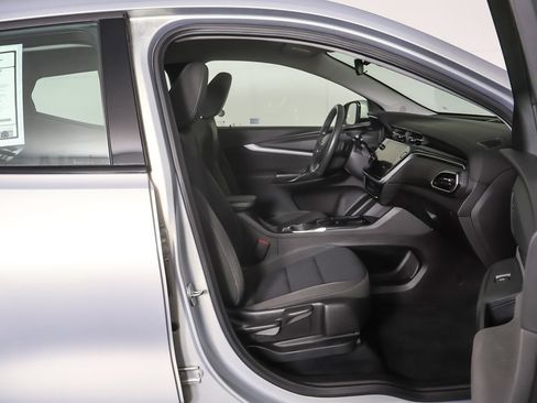 Used 2023 Chevrolet Bolt EUV LT FWD image 27