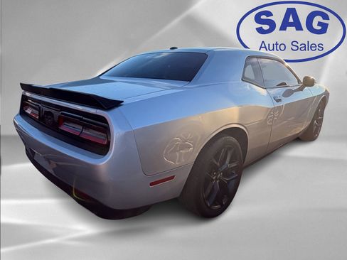 Used 2020 Dodge Challenger SXT w/ Driver Convenience Group image 3