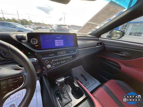 Used 2023 Lexus ES 300h F Sport image 19
