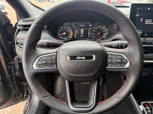 Used 2023 Jeep Compass Trailhawk AWD/4WD image 9