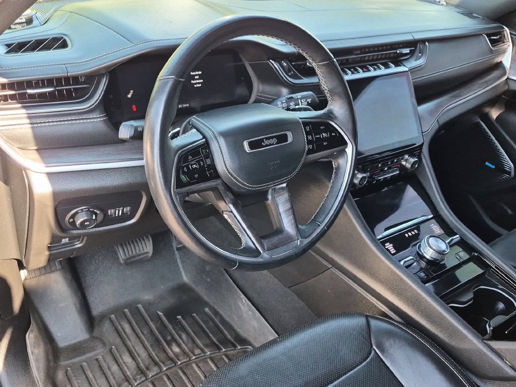 Used 2022 Jeep Grand Cherokee Overland AWD/4WD image 12