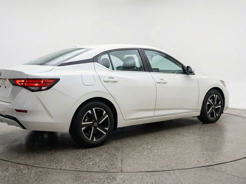 Used 2025 Nissan Sentra SV FWD image 9