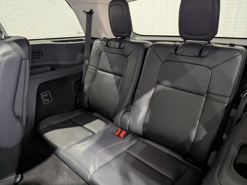 Used 2025 Lincoln Aviator AWD w/ Jet Appearance Package image 11