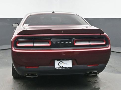 Used 2020 Dodge Challenger SXT image 5