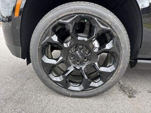 New 2026 GMC Yukon XL Denali w/ Denali Reserve Package image 12