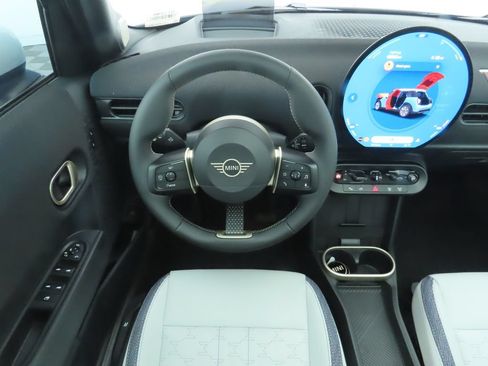 Used 2026 MINI Cooper 4-Door Hardtop FWD image 16