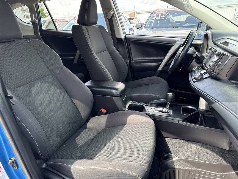 Used 2018 Toyota RAV4 XLE w/ Carpet Mat Package FWD image 22